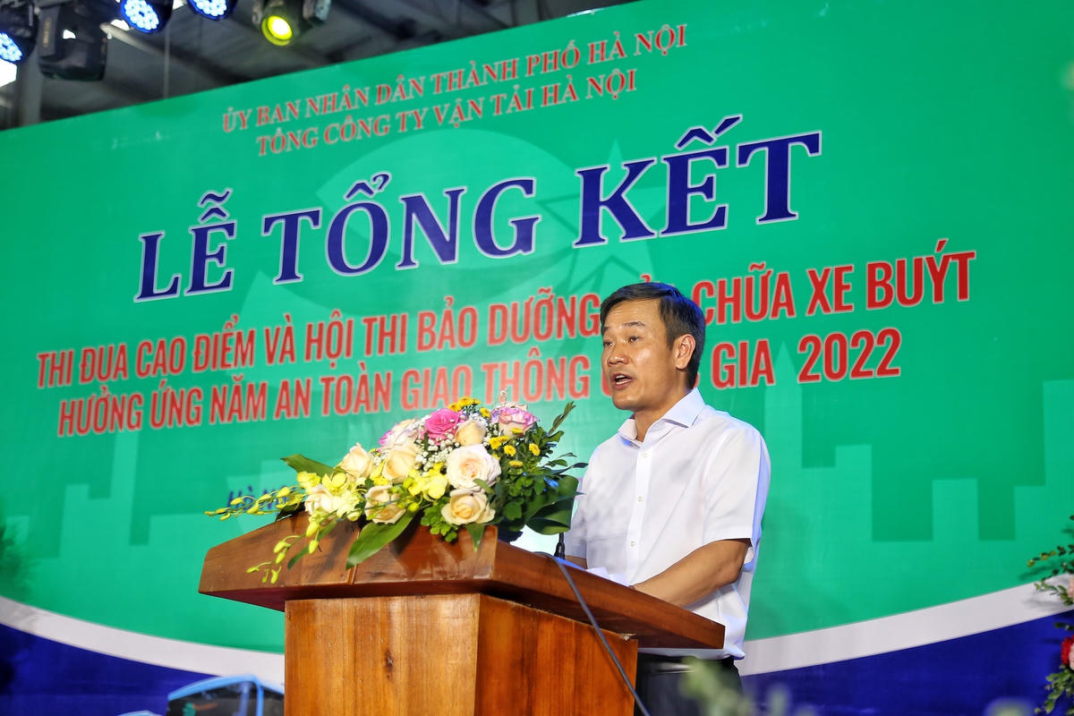 Ông Nguyễn Thủy - Phó Tổng Giám đốc Tổng Công ty Vận tải Hà Nội phát biểu.