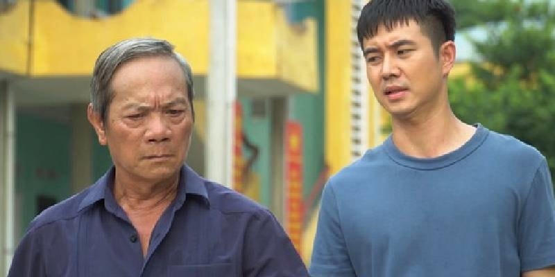 Tạo hình của NSND Quốc Trị trong phim "Phố trong làng".