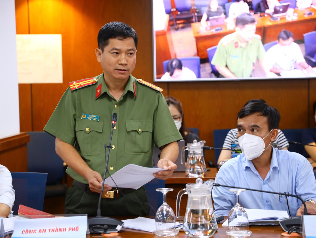 Thượng tá Lê Mạnh Hà, Phó phòng Tham mưu, Công an TP HCM cho biết, sẽ đẩy mạnh giải quyết dứt điểm các bất cập liên quan đền thủ tục cấp CCCD cho người dân (Ảnh: HMC).