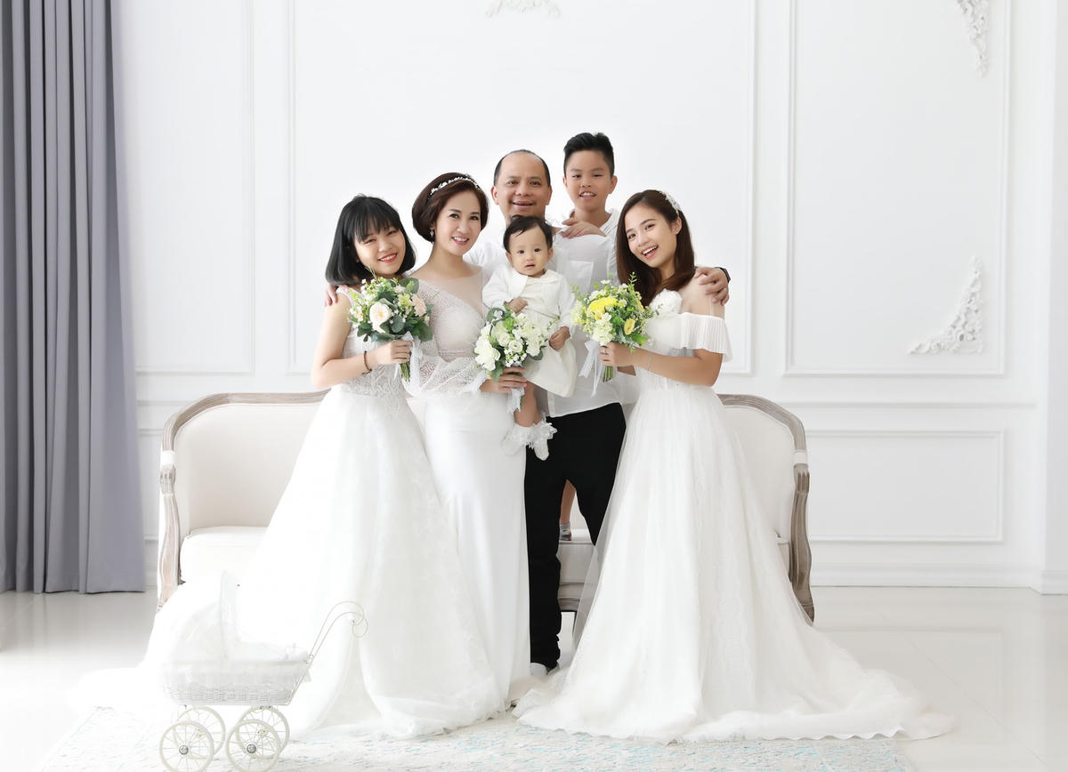 Bên cạnh sự nghiệp thành công, Nguyệt Hằng và Anh Tuấn còn có hôn nhân viên mãn. 