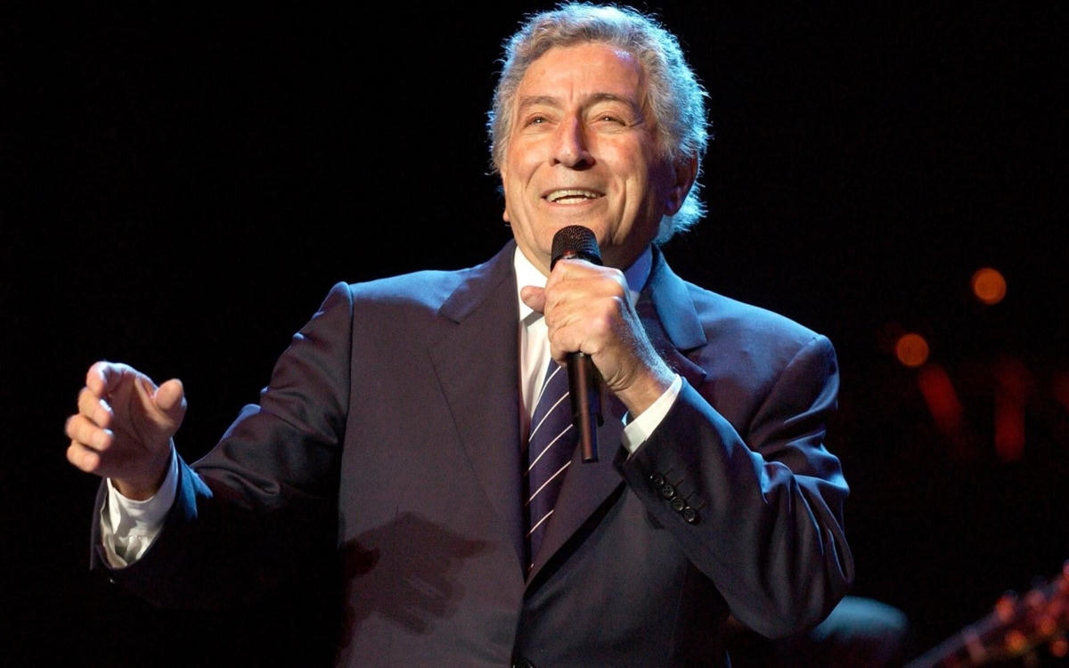 Tony Bennett biểu diễn ở California năm 2004. Ảnh: Getty Images.