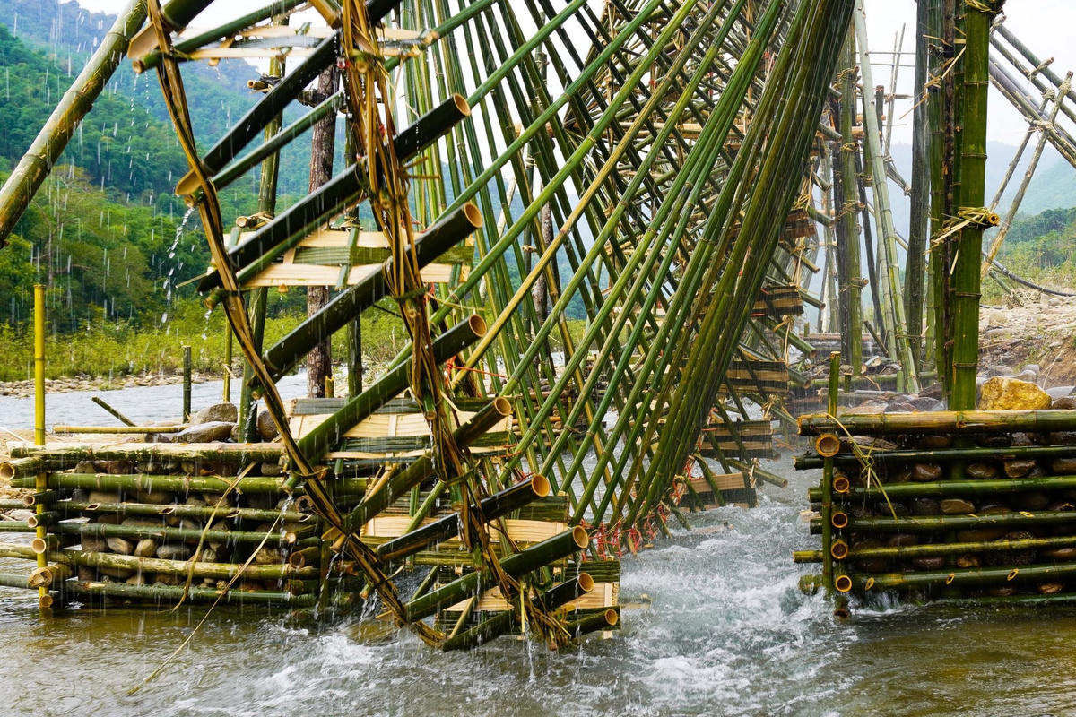 Ông Hà Văn Cường (trú thôn Sát) chia sẻ: Một guồng nước có đường kính 2,5 mét sẽ đẩy nước tưới cho diện tích 1.000 m2 đất lúa. Từ khi có guồng nước, người dân có thể canh tác 2 vụ lúa/năm với năng suất bình quân hơn 2 tạ/sào, giúp người dân có thêm nguồn thu nhập, ổn định cuộc sống.