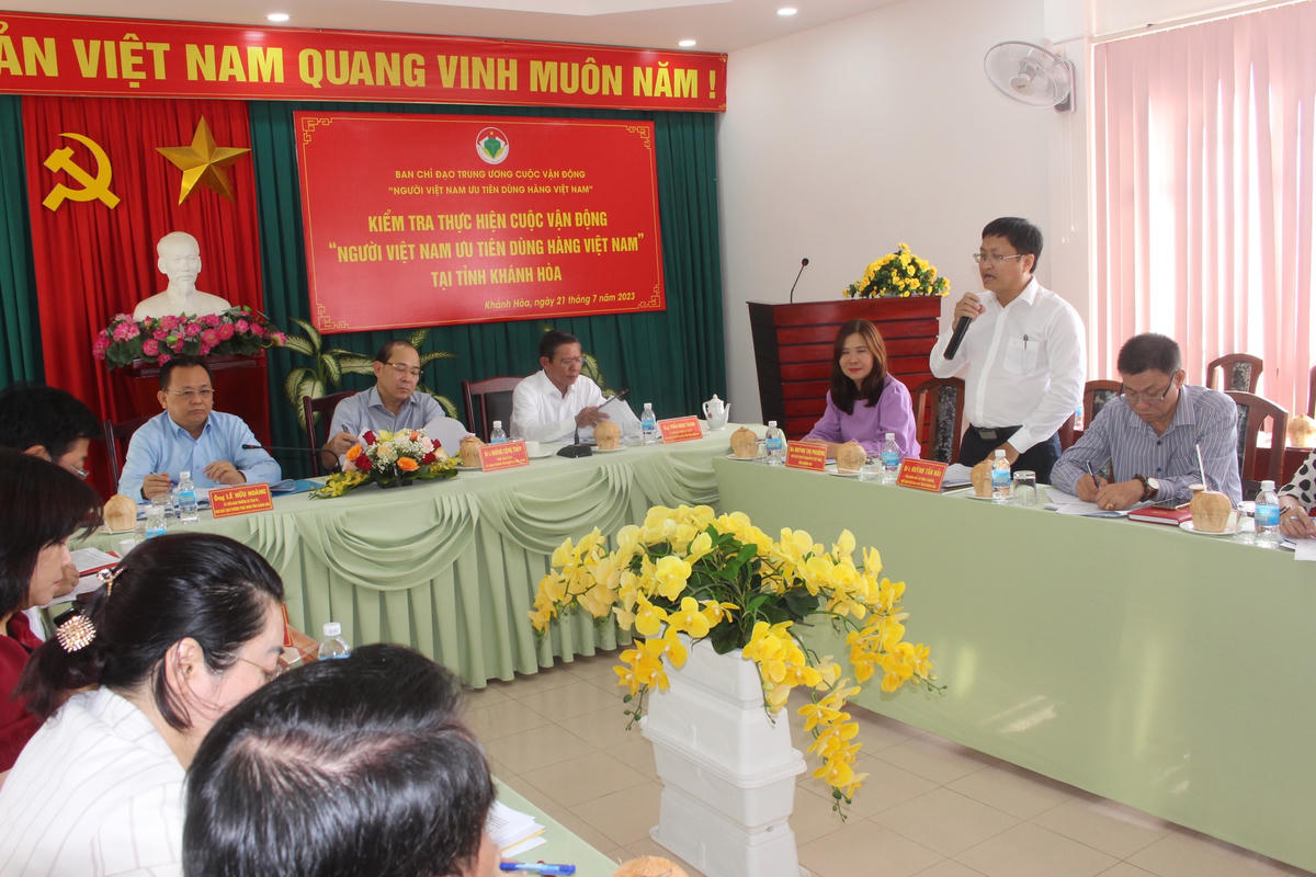 Quang cảnh tại buổi làm việc.