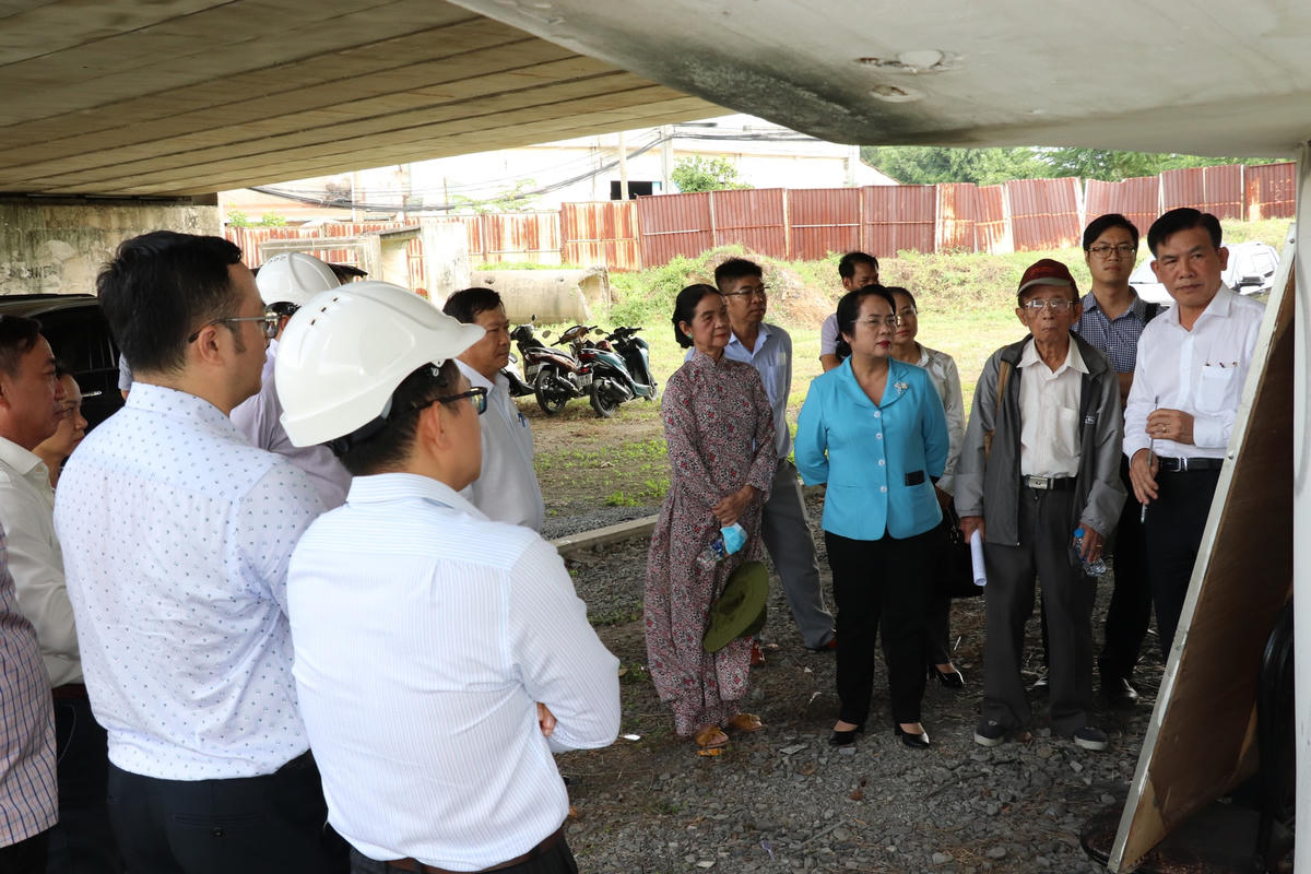 Một cuộc giám sát của đại diện lãnh đạo Mặt trận TP HCM và các tổ chức thành viên.