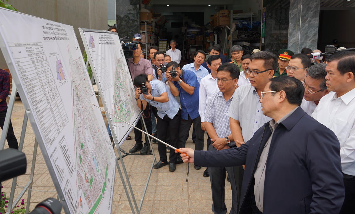 Thủ tướng đề nghị lãnh đạo địa phương gấp rút giải quyết các khó khăn, vướng mắc tại toàn bộ tổng thể của dự án Cảng hàng không Quốc tế Long Thành. Ảnh: Mạnh Thìn.