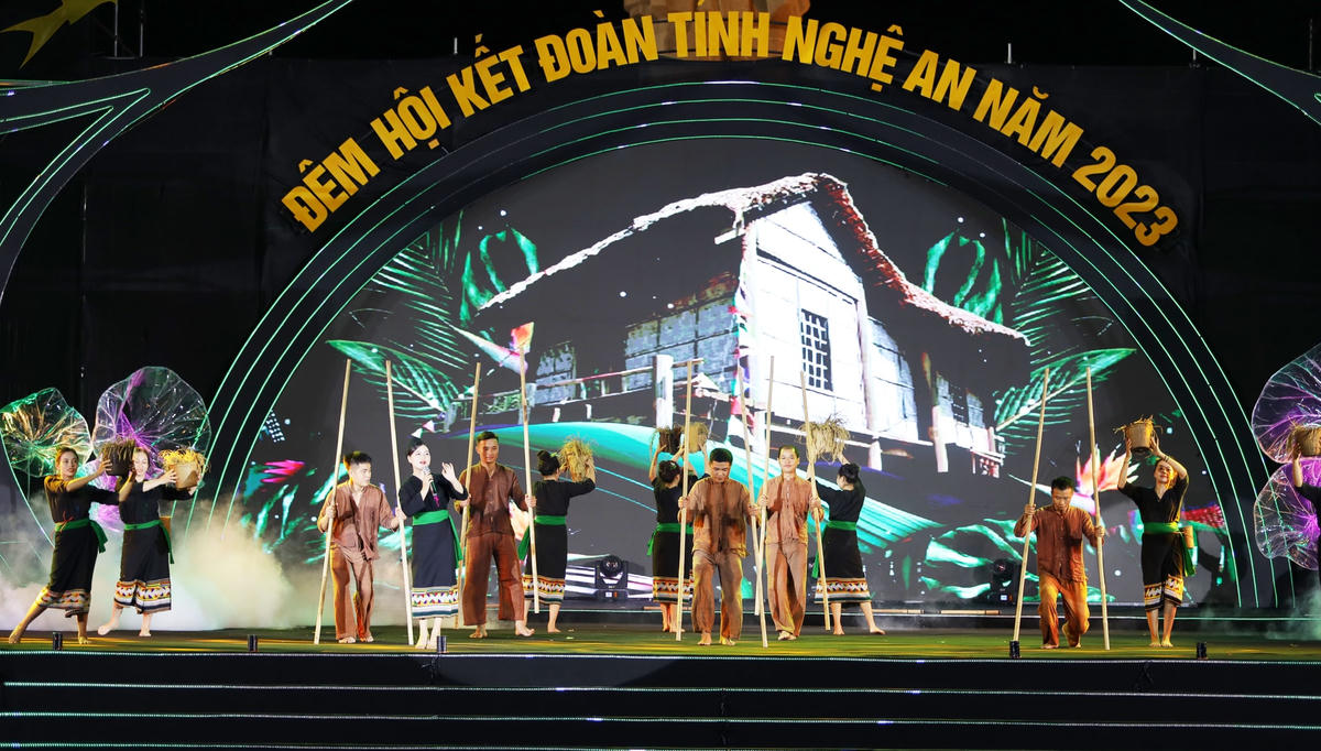 Chương trình 'Đêm hội kết đoàn' lần đầu tiên được tổ chức ở quy mô cấp tỉnh. Ảnh Điền Bắc.