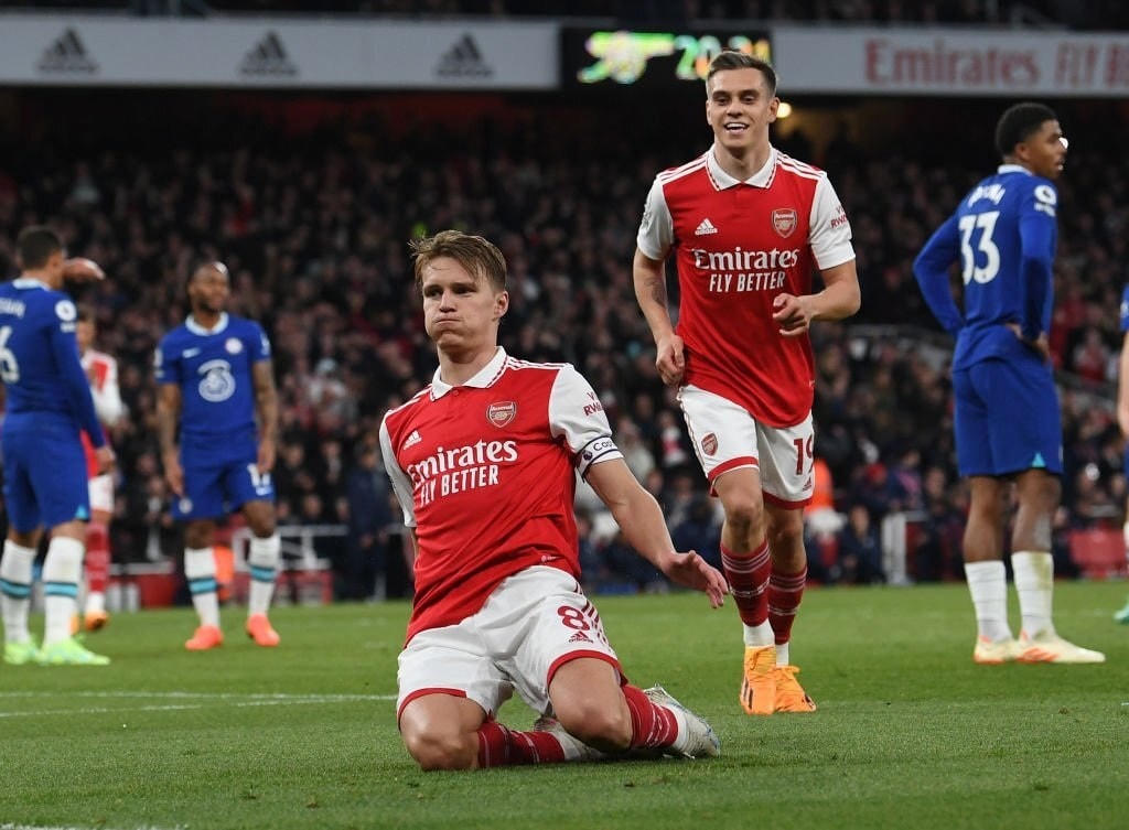 Odegaard ăn mừng sau khi ghi bàn vào lưới Chelsea. Ảnh: GI.  
