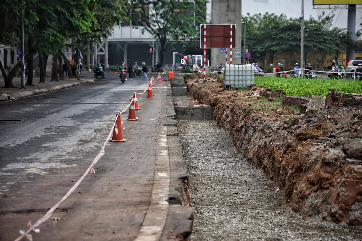 Hai đơn nguyên cầu vượt song song với cầu vượt Mai Dịch sẽ phục vụ các xe lưu thông trong nội đô. Còn lại phần cầu vượt Mai Dịch sẽ dành cho tuyến cao tốc trên cao, đảm bảo cho phương tiện chạy với vận tốc 80km/h trên toàn tuyến.