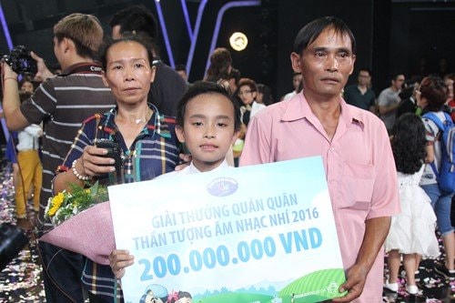 Giành quán quân Thần tượng âm nhạc nhí năm 2016, Hồ Văn Cường có nhiều cơ hội để phát triển sự nghiệp. 
