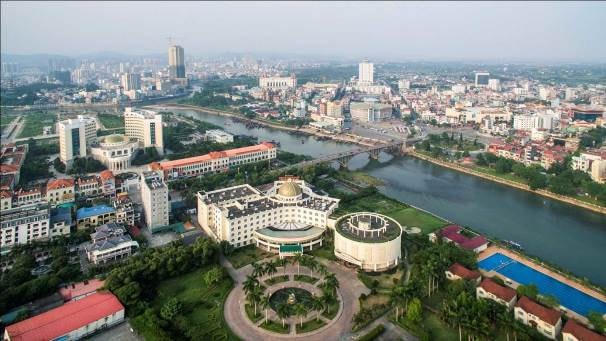 Với vị thế là khu kinh tế cửa khẩu lớn nhất và duy nhất cả nước vừa giáp biên, giáp biển, đồng bộ hệ thống giao thông không, thủy, bộ hiện đại bậc nhất, Móng Cái trở thành điểm đến của nhiều chủ đầu tư lớn song cũng có không ít dự án treo khiến nhà đầu tư khốn đốn.