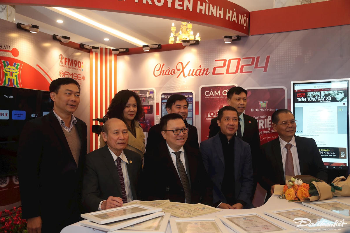 W_bao_xuan-le-khanh14.jpg