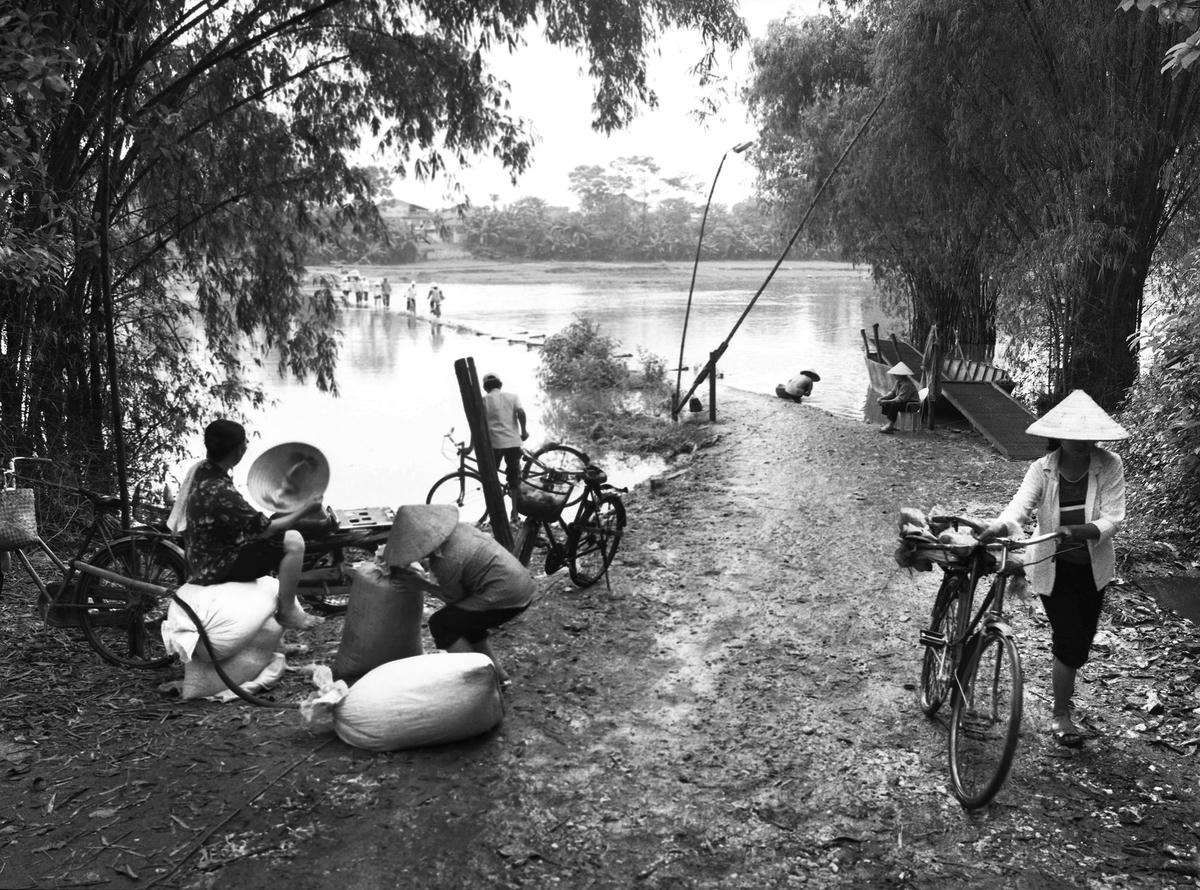 Mùa mưa sông Đáy – 2001.  