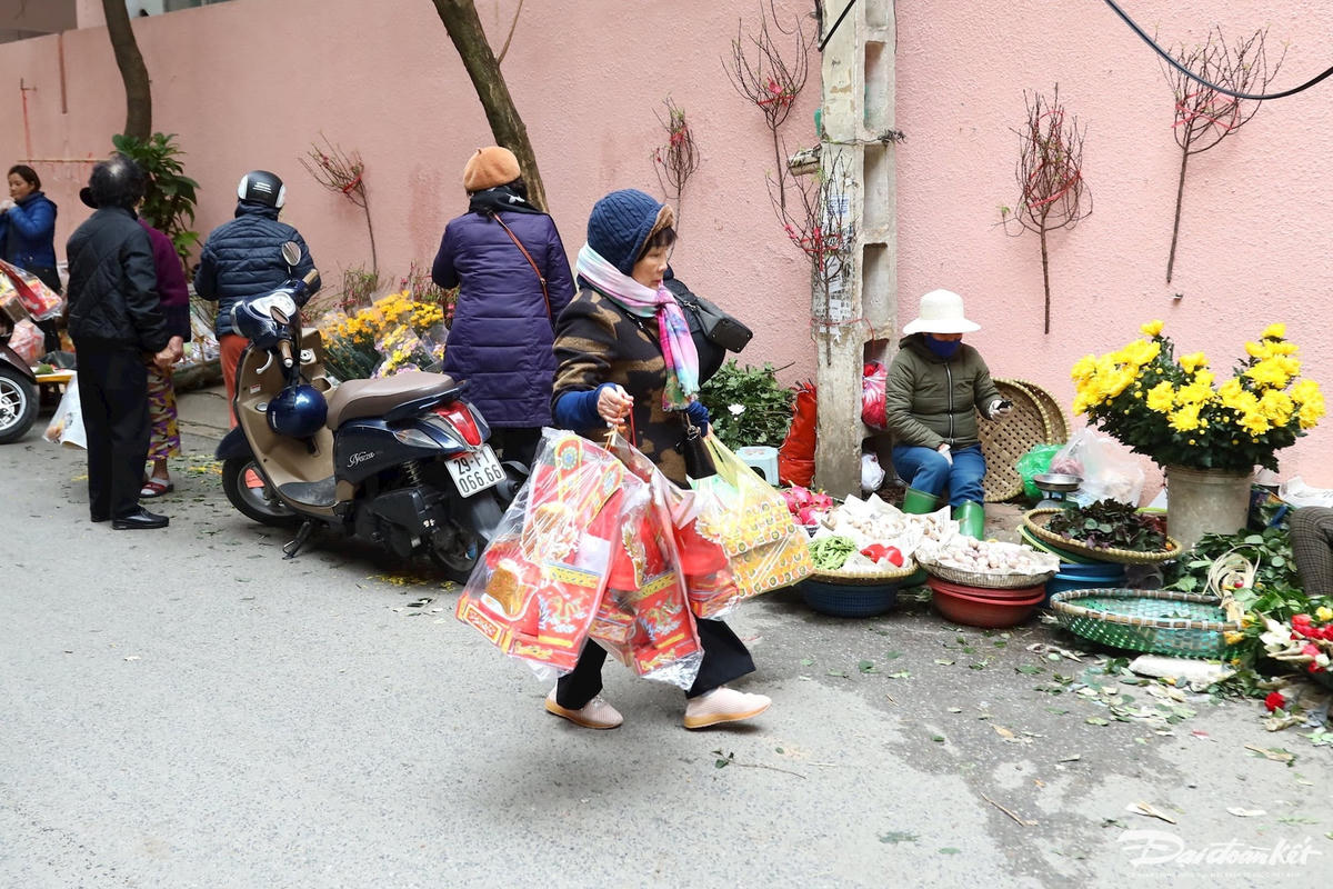 W_cho_ram-le-khanh3.jpg