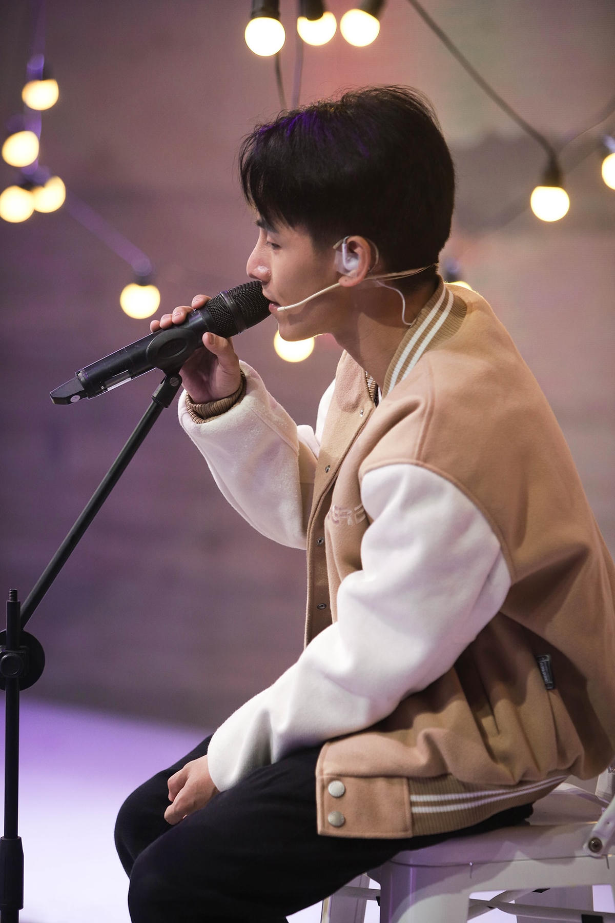 Chủ nhân bản hít triệu views "Kém duyên" Rum đến Tỏ tình hoàn mỹ bày tỏ tình cảm với crush. Ảnh: Perfect Universe.