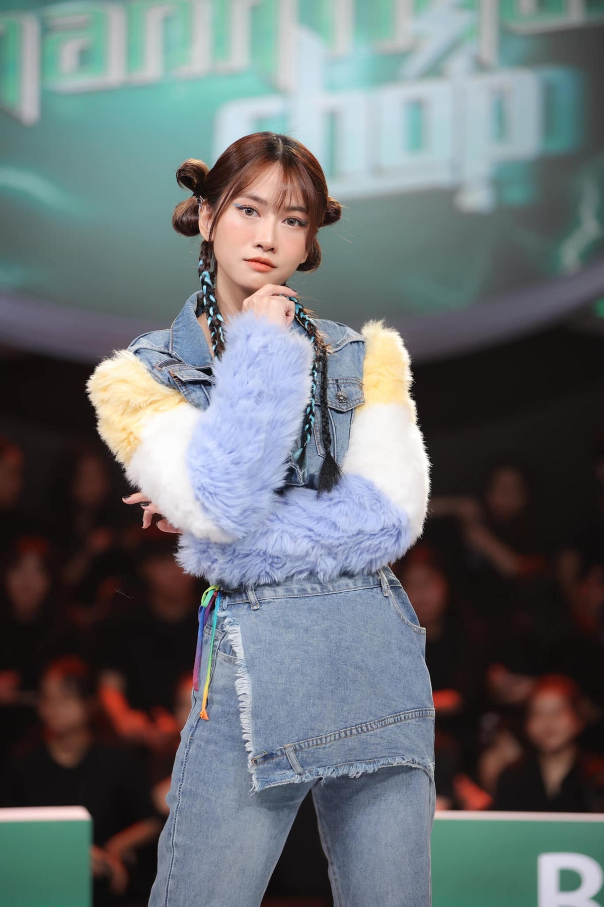 Lê Bống cũng được xem là một trong những trường hợp lấn sân sang Showbiz khá thành công.