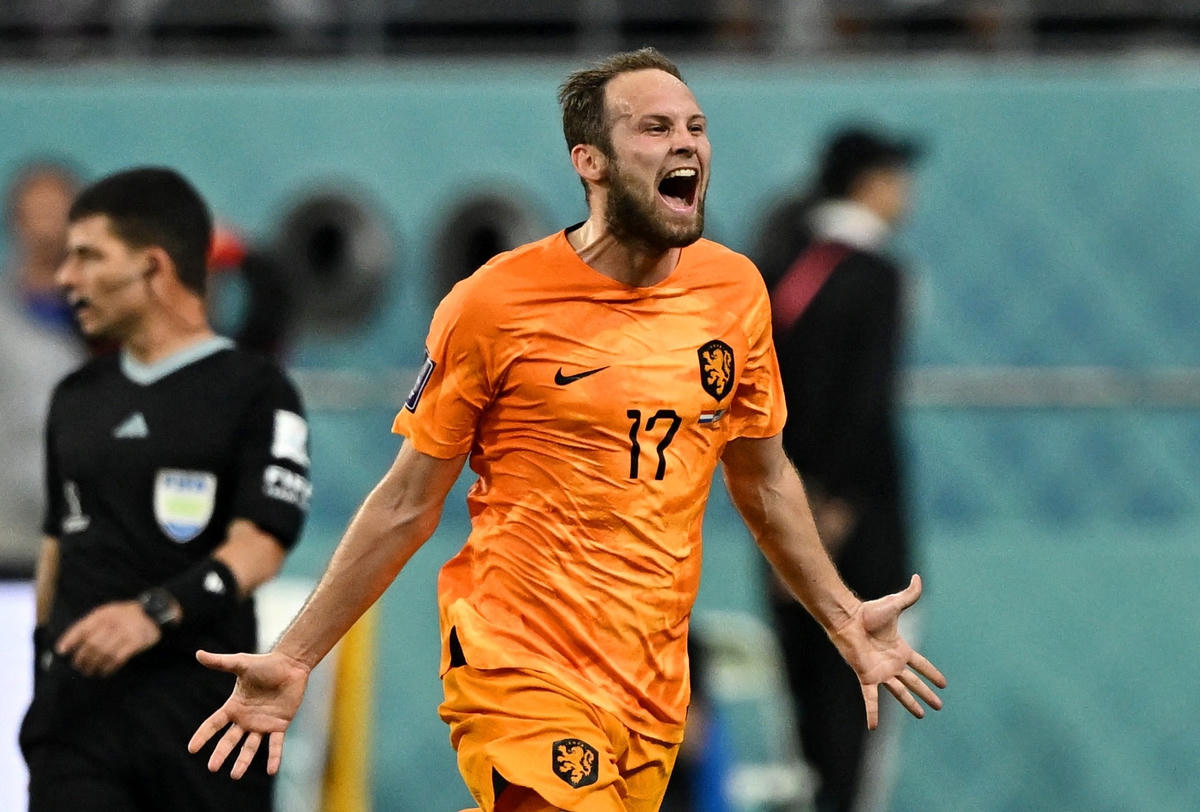 Cũng như Denzel Dumfries ở bên cánh đối diện, Daley Blind đã thi đấu rất tốt trong trận đấu với Mỹ. Cầu thủ của Ajax cũng đóng góp 1 bàn thắng và 1 đường kiến tạo vào lưới Mỹ.