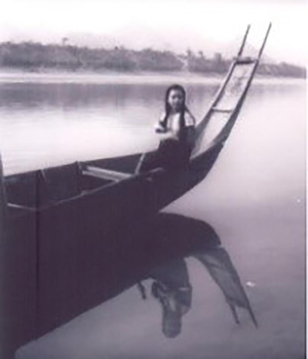 thuyen-duoi-en-va-co-gai-thai(1).jpg