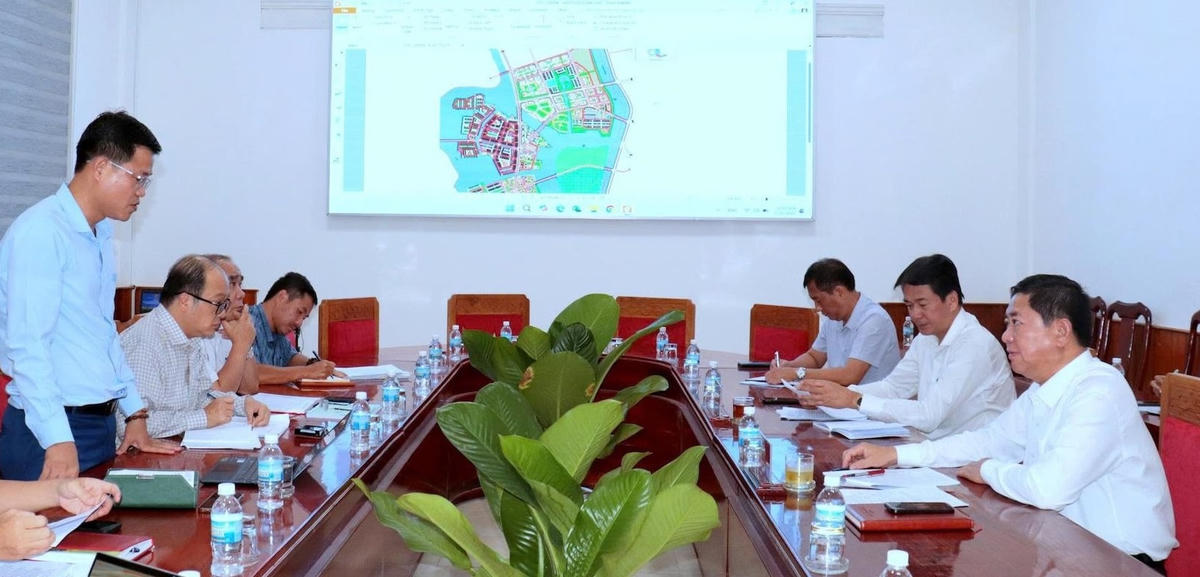 Quang cảnh buổi làm việc. Ảnh X.H