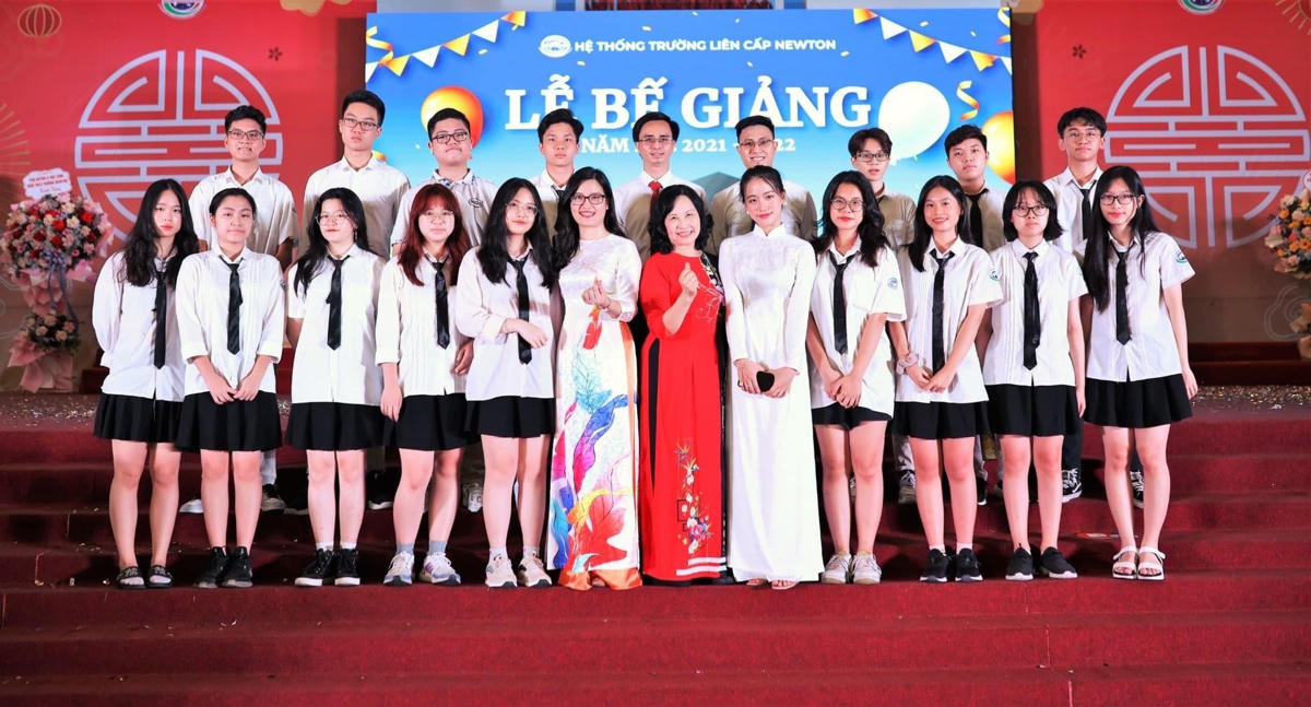'Săn học bổng' của tập thể lớp có nhiều 'chủ tịch' nhất trường