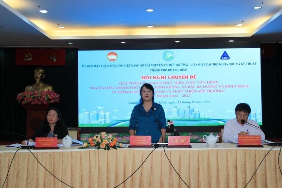 Chủ tịch Ủy ban MTTQ Việt Nam Thành phố Trần Kim Yến phát biểu tại hội nghị.