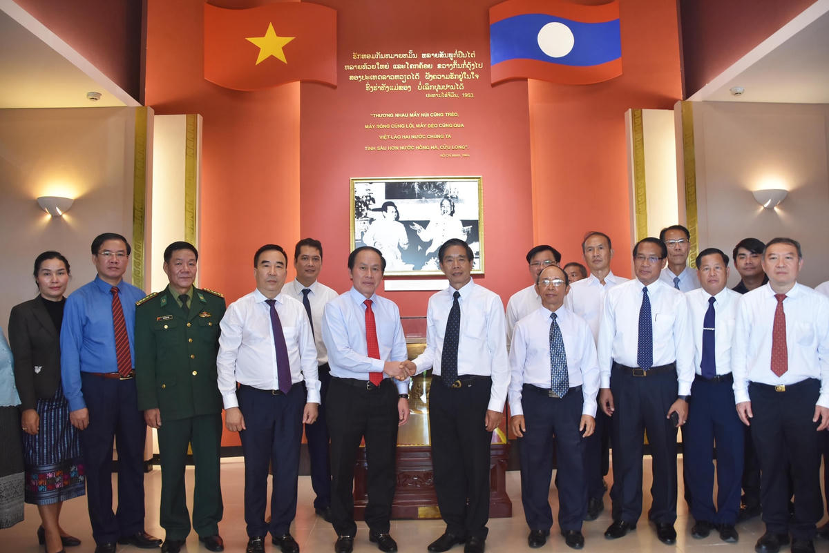 Vun đắp mối quan hệ hữu nghị vĩ đại Việt Nam - Lào mãi mãi xanh tươi, đời đời bền vững