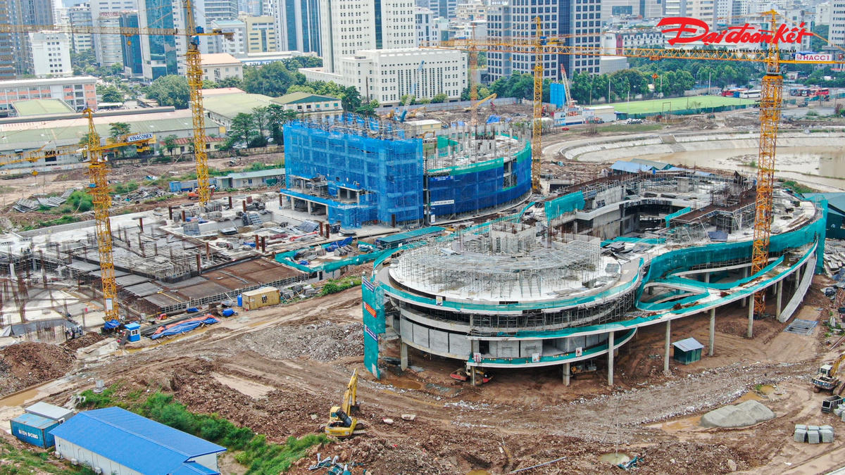 Cung Thiếu nhi Hà Nội hiện đang được xây mới tại Khu công viên và hồ điều hòa CV1, Khu đô thị mới Cầu Giấy và quận Nam Từ Liêm, với diện tích xây dựng 10.280/39.631 m2 tổng diện tích khu đất (25,9%) với tổng mức đầu tư  dự án 1.376 tỷ đồng.