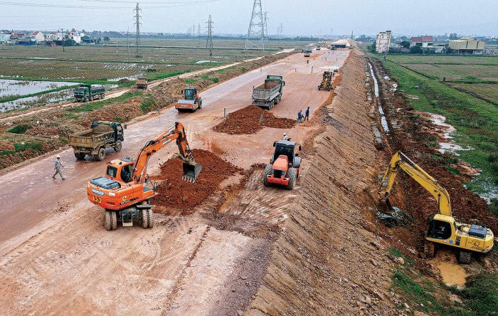 Tính đến cuối tháng 6/2023, các địa phương đã bàn giao gần 608 km mặt bằng dự án cao tốc Bắc - Nam giai đoạn 2 (đạt hơn 84%).