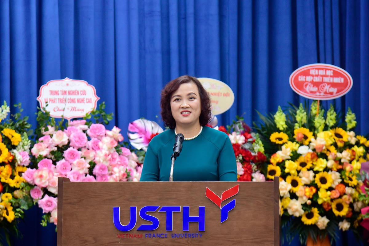 tan-giao-su-dinh-thi-mai-thanh.jpg
