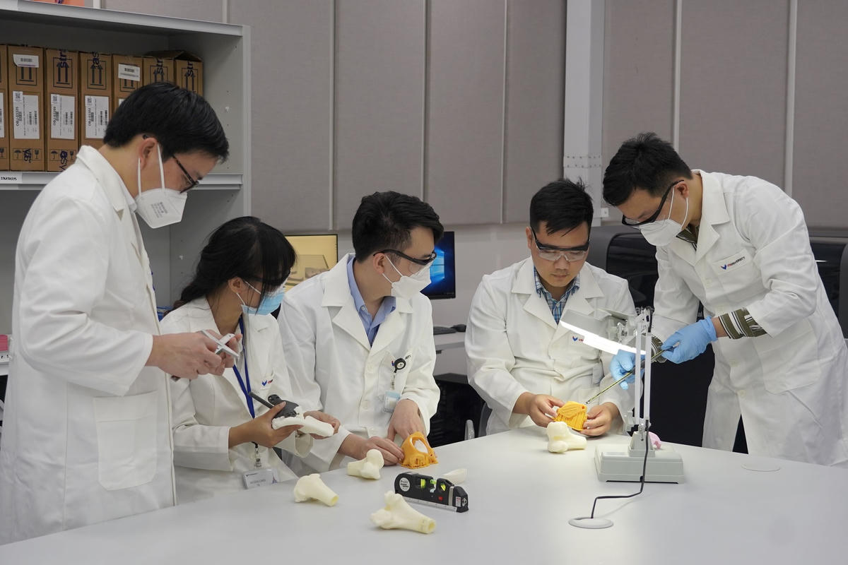 Nghiên cứu để lên phương án phẫu thuật trên mô hình in 3D trước cuộc mổ thực tế.