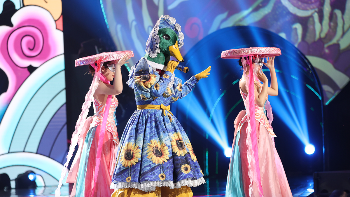 Phần trình diễn của Madame Vịt.