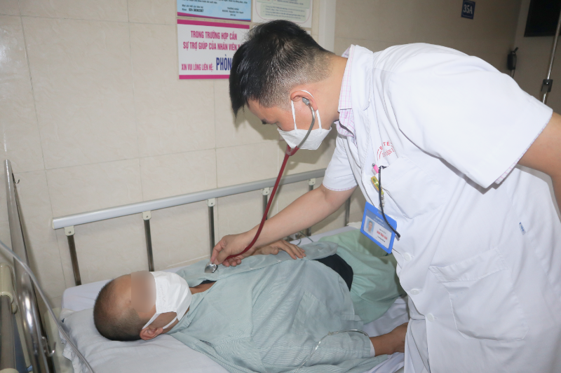 Sốt xuất huyết tăng mạnh, nhiều người nhập viện vì chủ quan