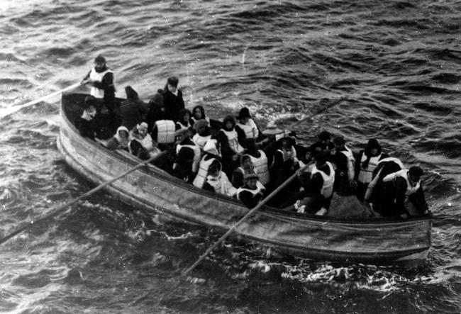Một con thuyền cứu nạn của Titanic.
