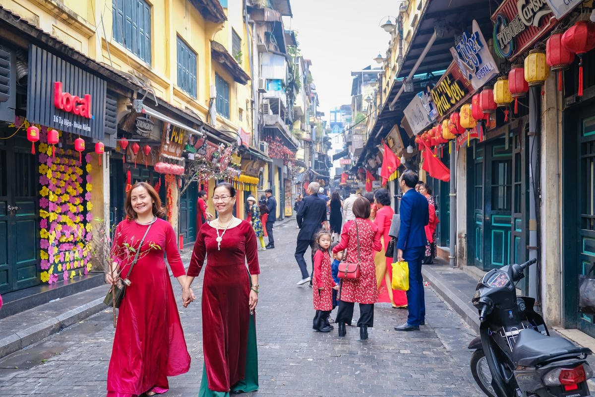 Ngắm Hà Nội bình yên trong ngày đầu năm mới