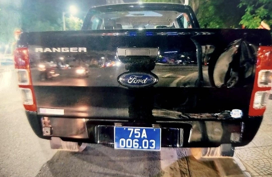 Xe biển xanh do ông Thắng điều khiển gây tai nạn. Ảnh: A.T..