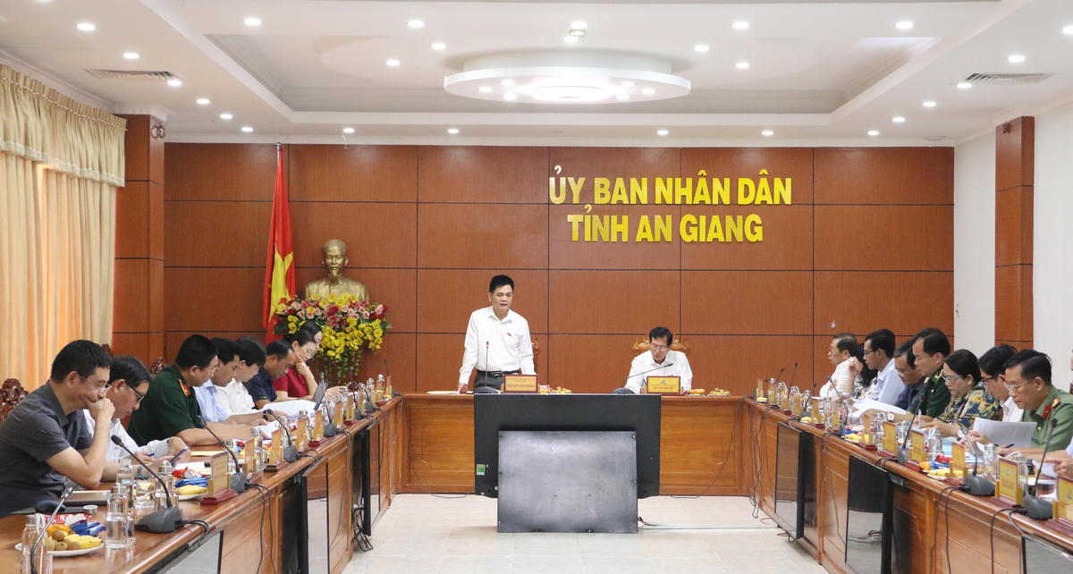 Quang cảnh buổi làm việc của Đoàn giám sát của Hội đồng Dân tộc của Quốc hội tại An Giang.