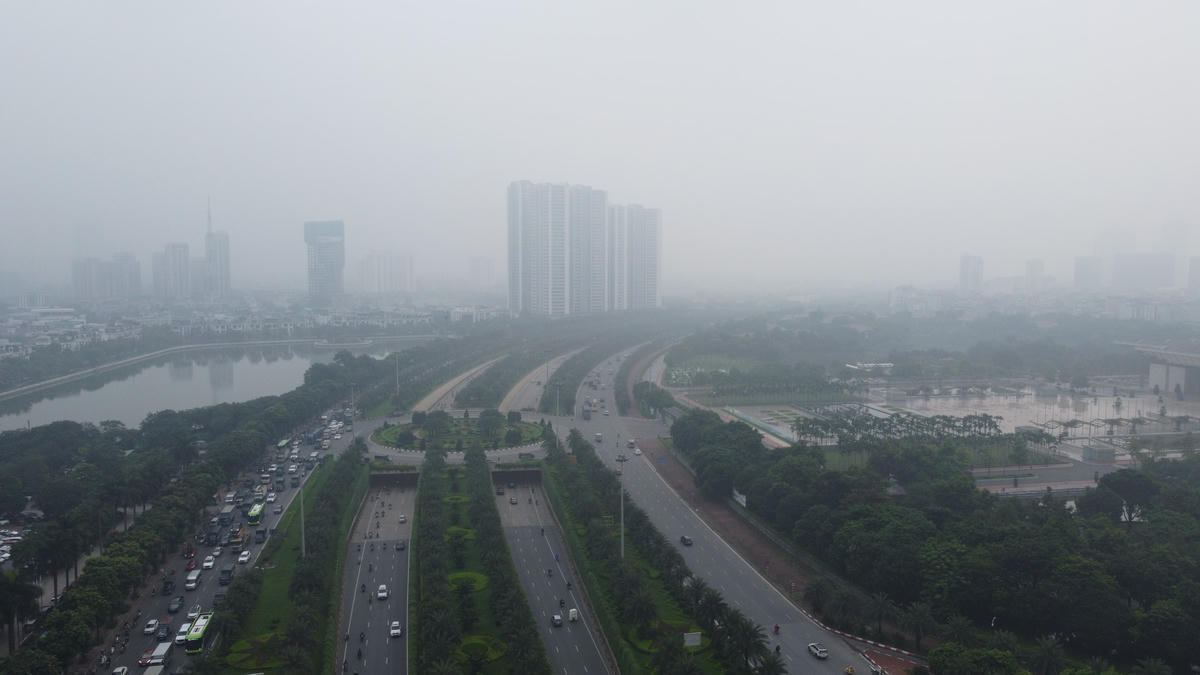 Liên quan đến việc này, đại diện Trung tâm Dự báo KTTV Quốc gia lý giải, hiện nay miền Bắc đã vào Thu, hiện tượng sương mù và sương mù nhẹ như sáng nay là một nét đặc trưng mùa Thu miền Bắc.