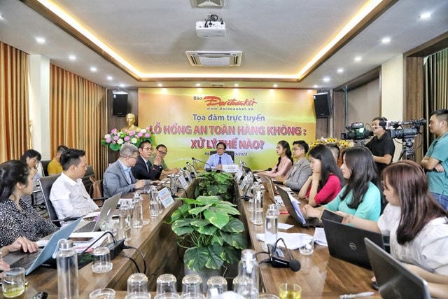 Báo Đại Đoàn Kết tổ chức tọa đàm “Lỗ hổng an toàn hàng không: Xử lý thế nào?”.
