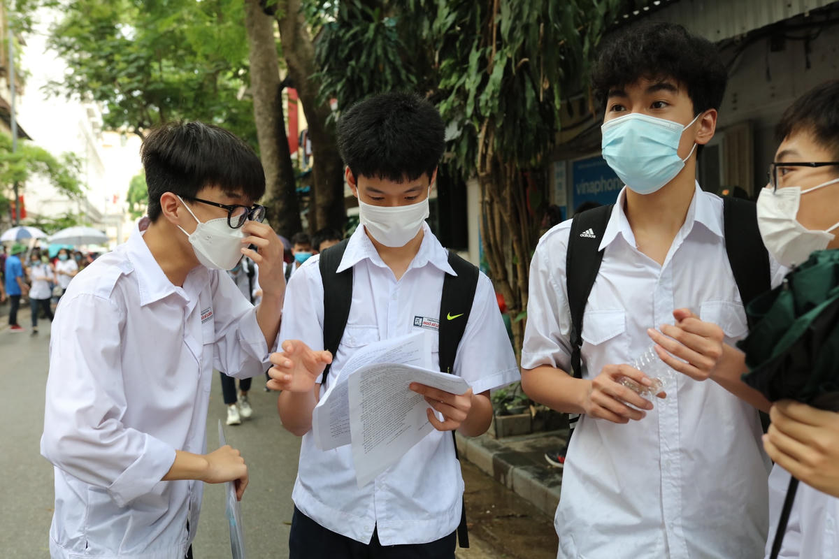 Học sinh dự tuyển vào lớp 10 tại Hà Nội năm học 2022- 2023. Ảnh: Quang Vinh.
