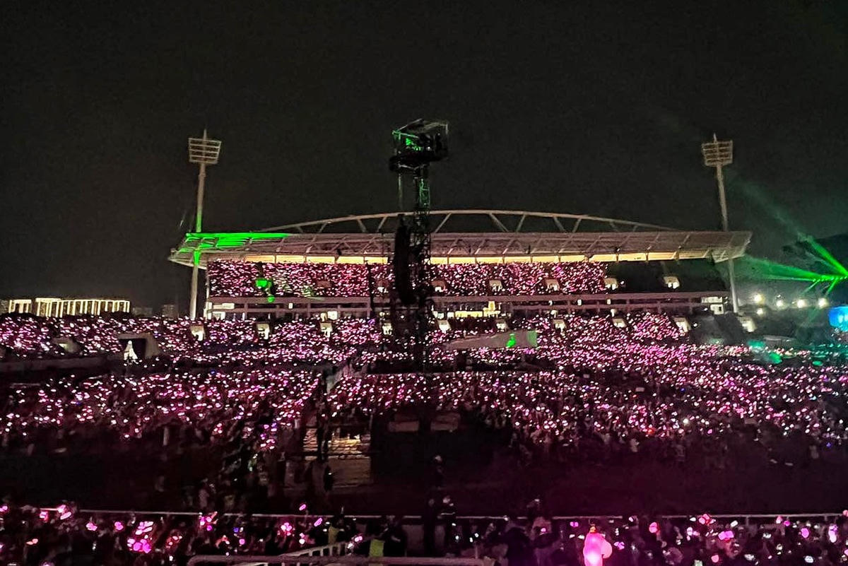 Phía bên trong sân vận động Mỹ Đình.