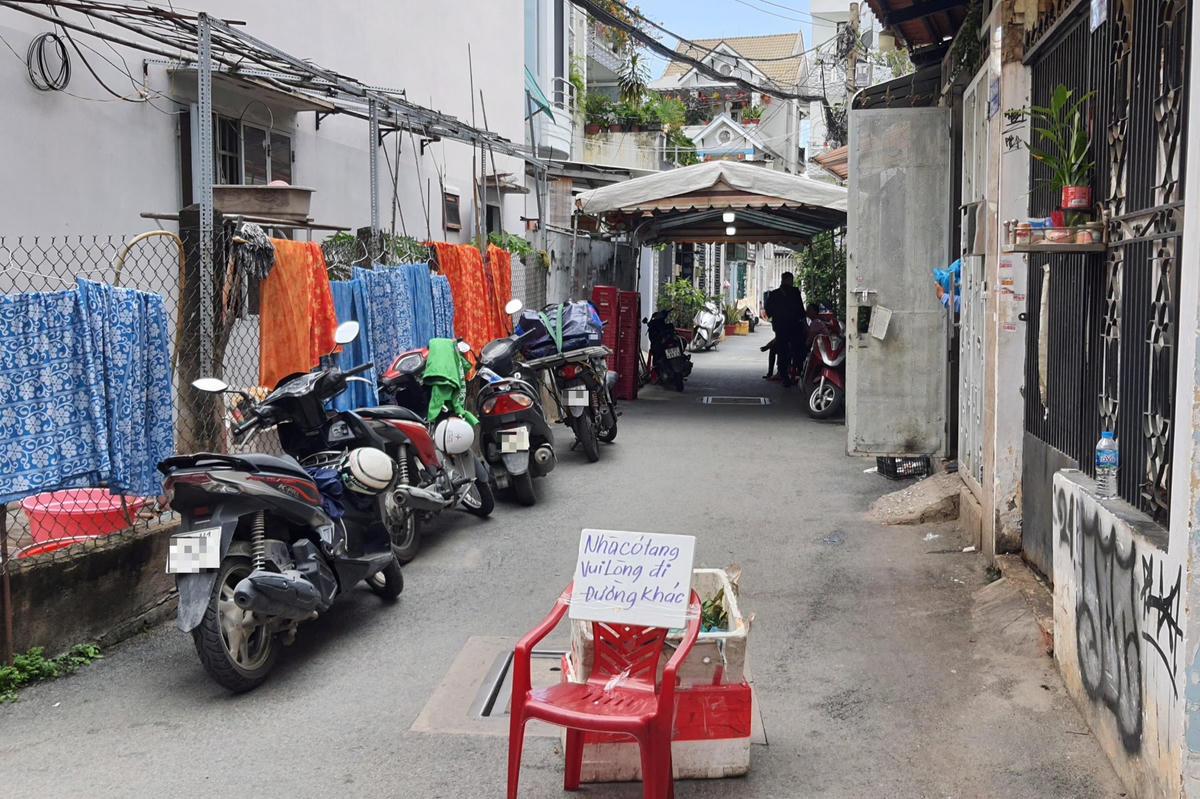 Gia đình dựng rạp lo đám tang cho nạn nhân. Ảnh: Dân Trí.