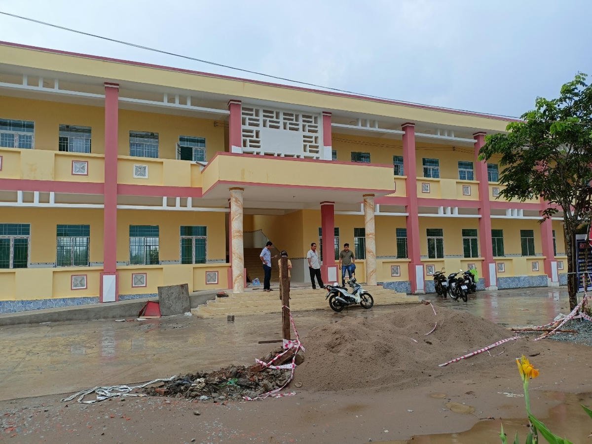 Trường Tiểu học Lưu Hữu Phước, nơi xảy ra việc nhà thầu nợ tiền vật tư gây xôn xao dư luận.