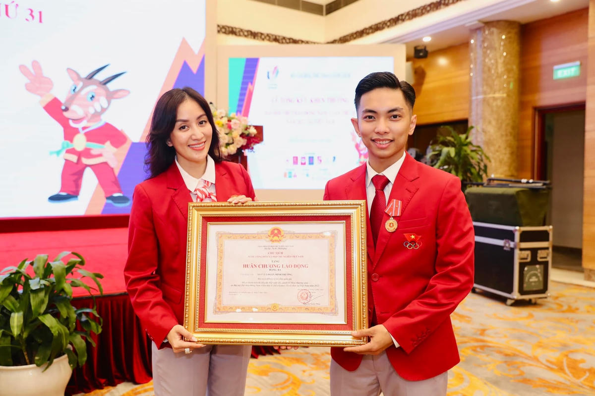 Có lẽ vì vậy mà tình yêu của họ thăng hoa bao nhiêu thì sự nghiệp lại khởi sắc bấy nhiêu. 