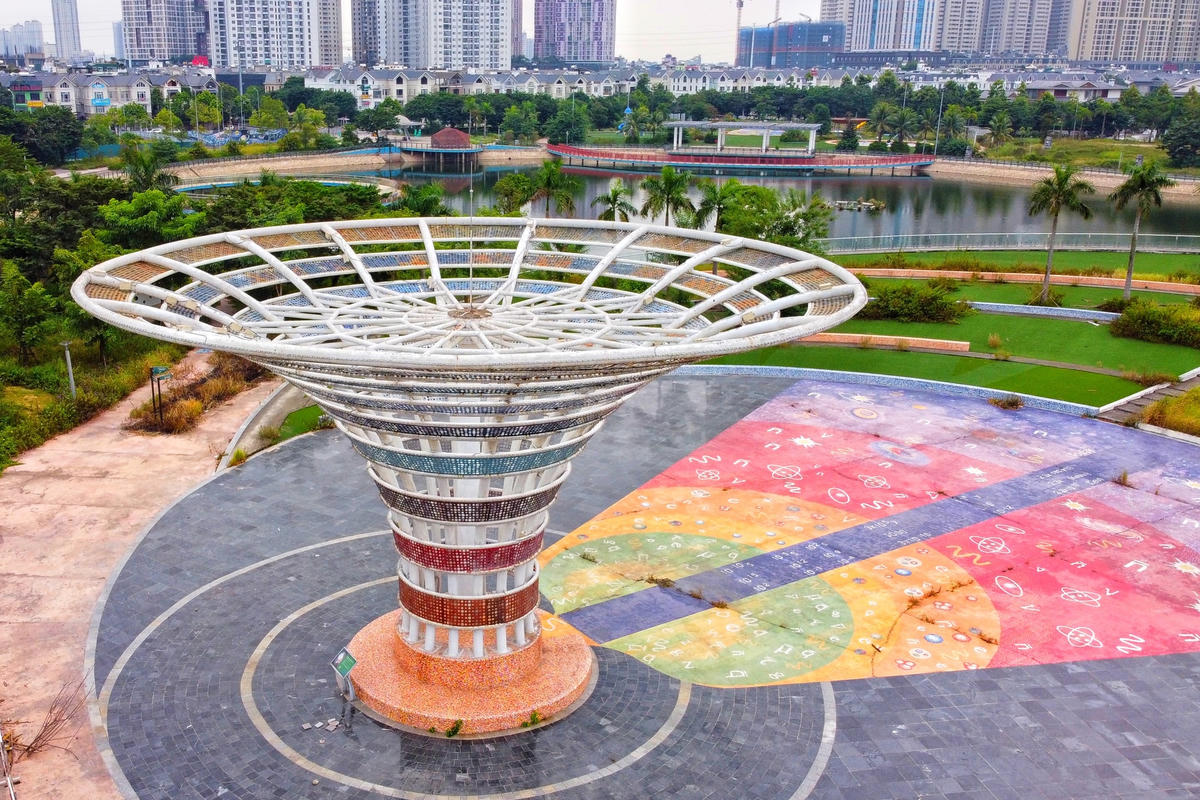 Hà Nội: Cận cảnh công viên được chi hàng trăm tỷ dù đã hoàn thiện nhưng vẫn để 'hoang hoá'