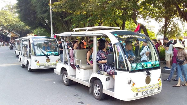 Bộ Giao thông Vận tải vừa có văn bản yêu cầu tăng cường quản lý hoạt động thí điểm xe điện và xe 4 bánh gắn động cơ phục vụ du lịch.