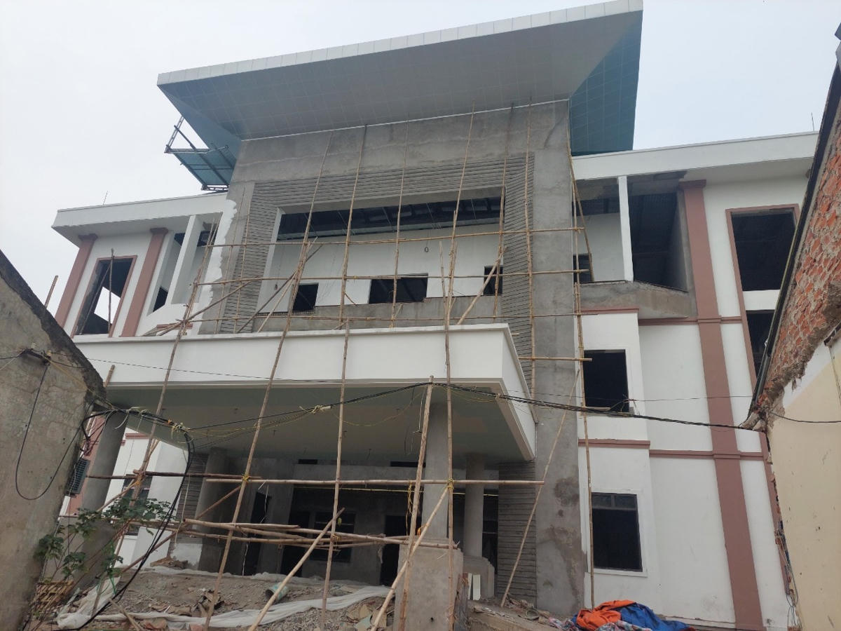 Đến trụ sở làm việc của xã. Ảnh Ngô Hùng