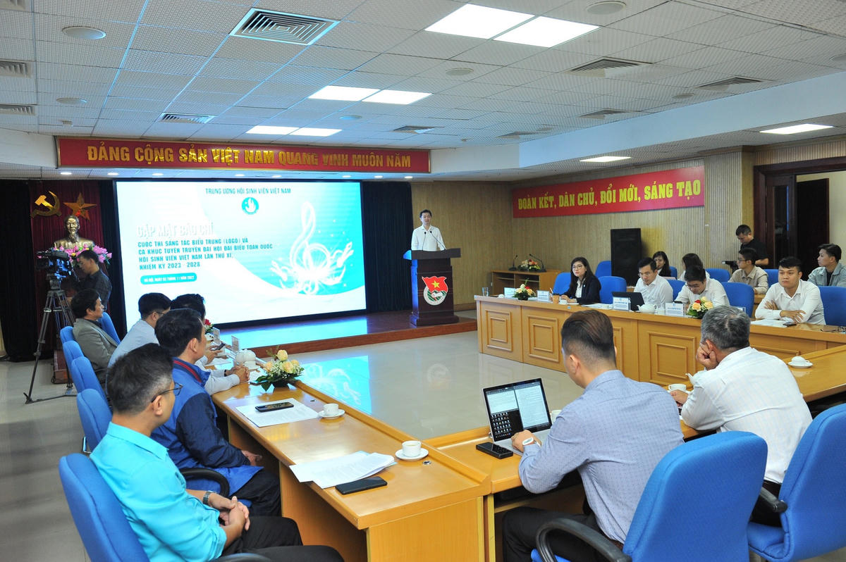 Quang cảnh lễ phát động. 
