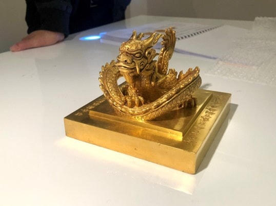 Ấn vàng "Hoàng đế chi bảo"  thuộc sưu tập “Nghệ thuật Việt Nam” vào 11 giờ ngày 31/10/2022 (giờ Paris).