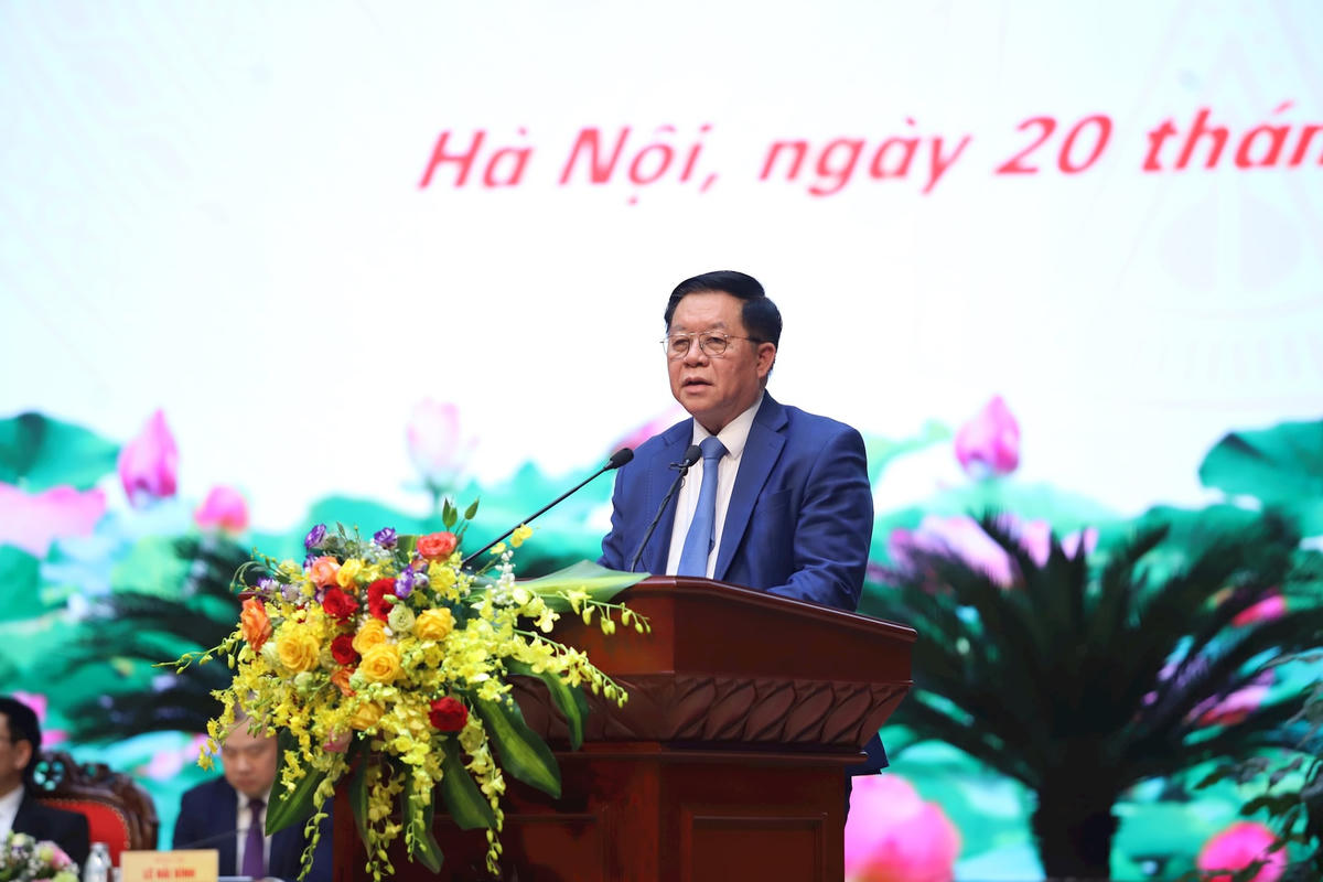 anh-bai-ben-phai-trang-3.jpg
