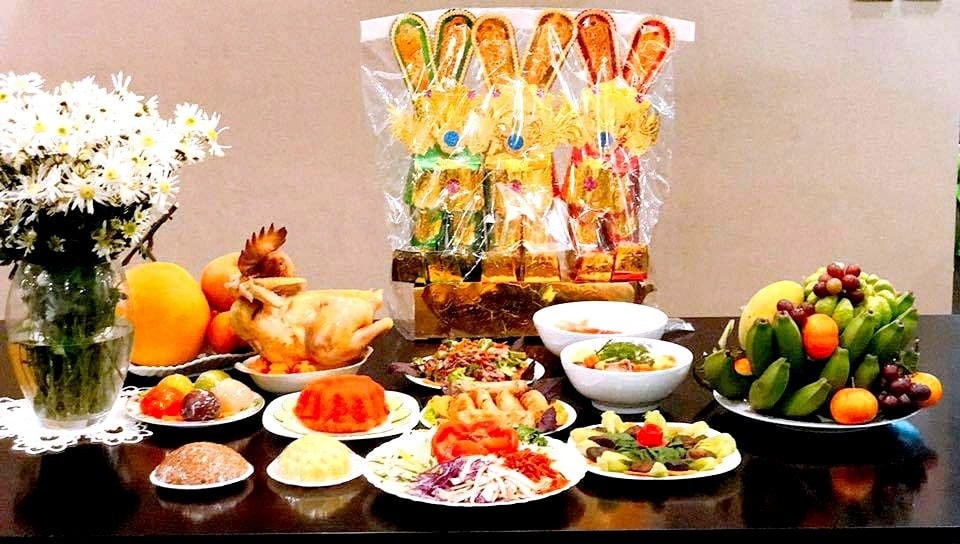 Mâm cỗ cúng Táo quân ở miền Bắc. 
