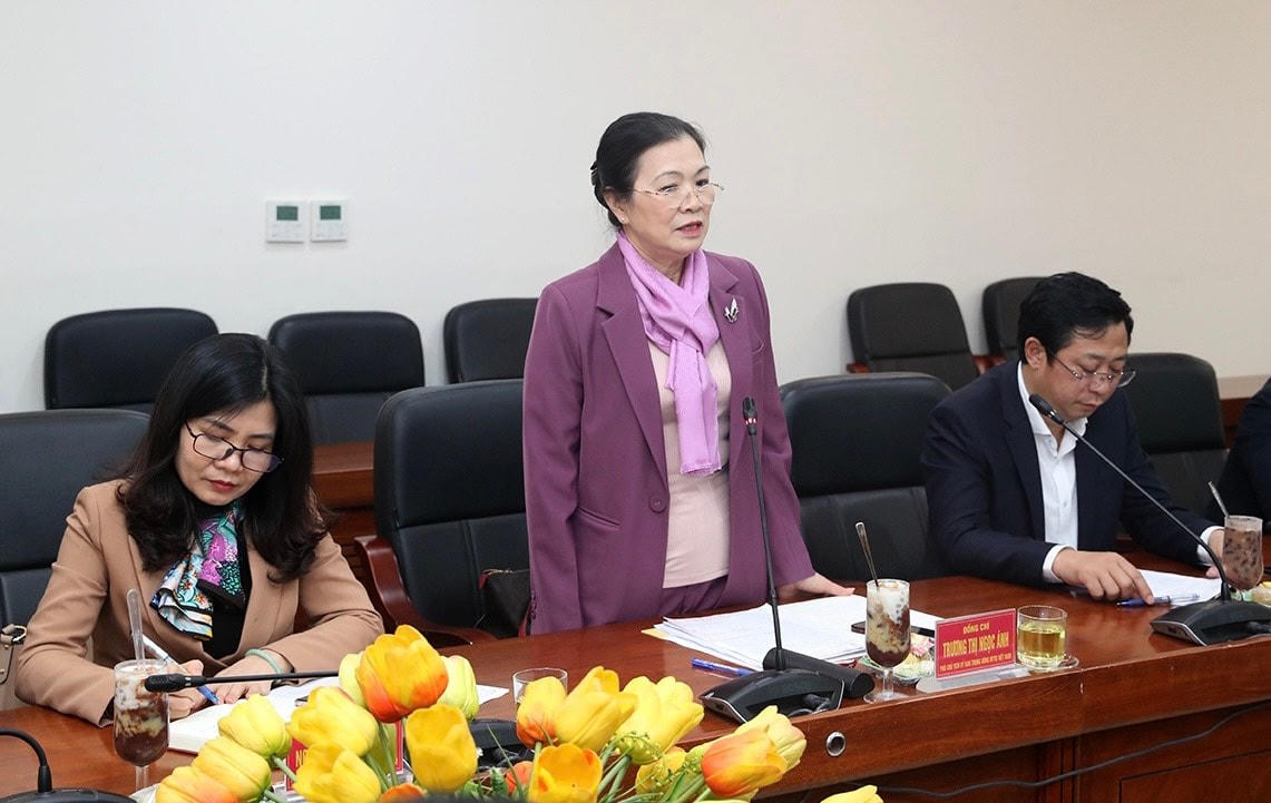 Phó Chủ tịch UBTƯ MTTQ Việt Nam Trương Thị Ngọc Ánh làm việc với Bộ Tư lệnh Quân chủng Hải Quân.